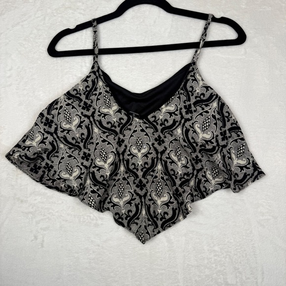 Boho Paisley‎ Handkerchief Hem Cami Top Black White Flowy Size Small - Picture 3 of 4